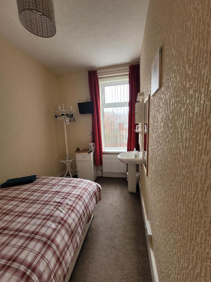 The Clevedon Bed & Breakfast Blackpool Dış mekan fotoğraf